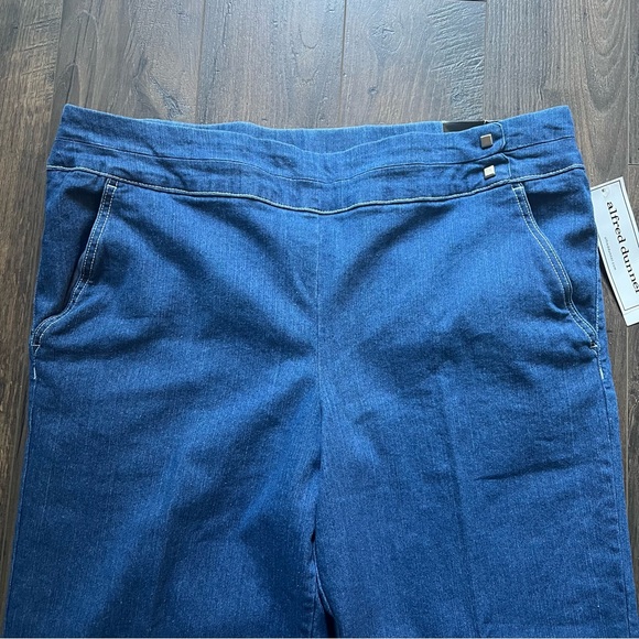 Alfred Dinner Allure Capri Jeans Size 12 NWT - Picture 5 of 10